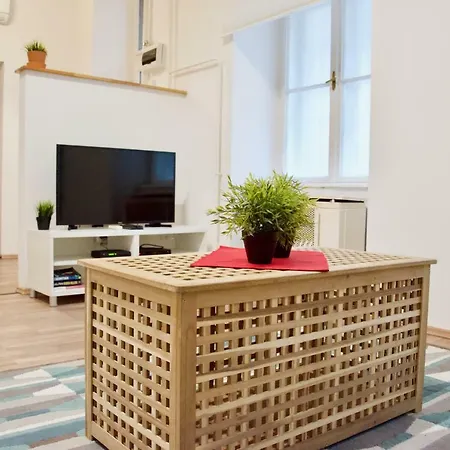 Apartment Standard By Hi5 - Erzsebet Blv 29