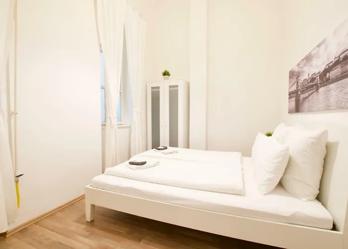 Standard By Hi5 - Erzsebet Blv 29 * 布达佩斯