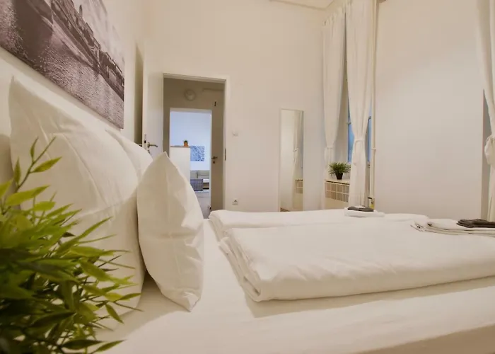 Standard By Hi5 - Erzsebet Blv 29 * 布达佩斯