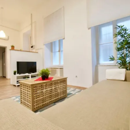 Appartement Standard By Hi5 - Erzsebet Blv 29 *