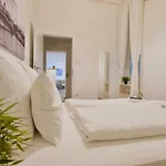Standard By Hi5 - Erzsebet Blv 29 * Budapest